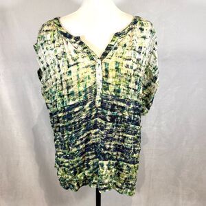 Green blue and white lightweight abstract print vneck top size 2X